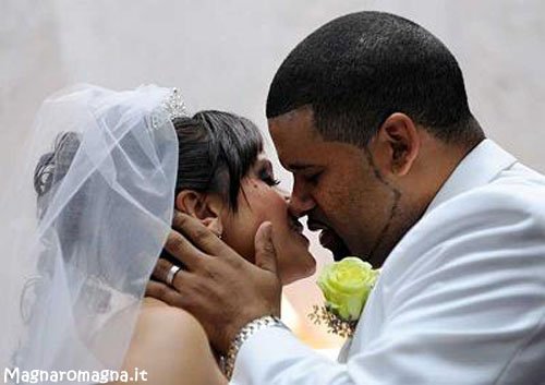 Primo bacio dopo sposati