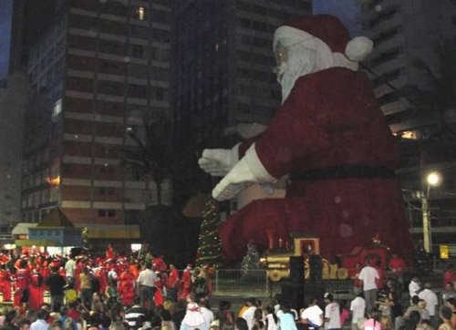 babbo natale gigante (prima di bruciare)