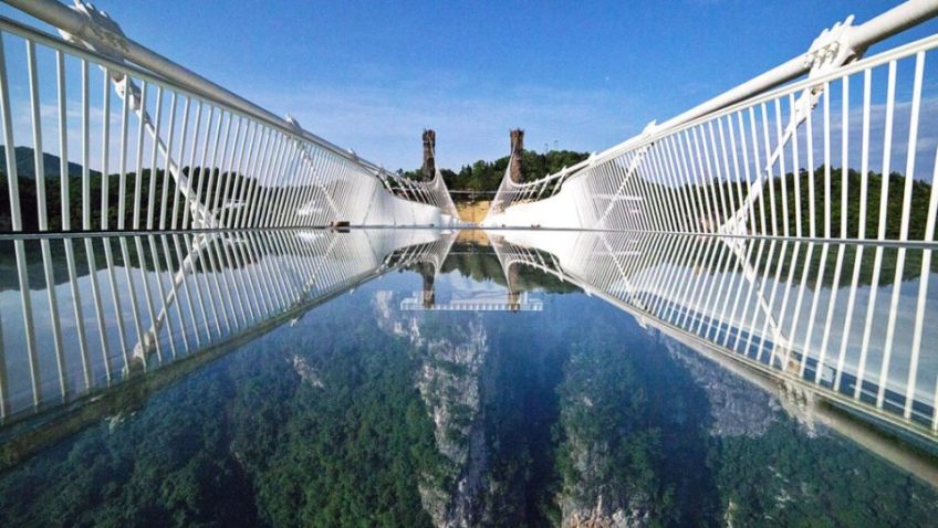 ponte di vetro Zhangjiajie in Cina